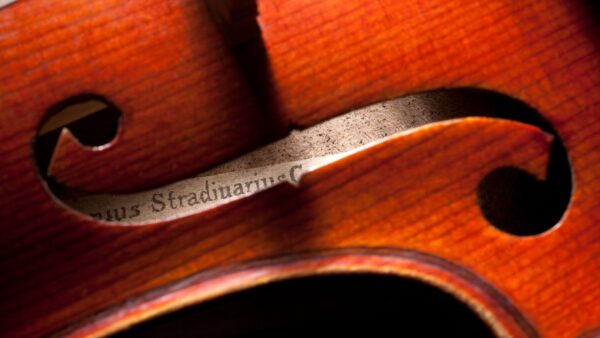 Subastan en más de 15 millones de dólares un violín Stradivarius