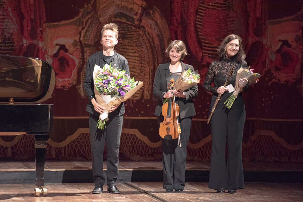 Saludos de Joonas Ahonen Diana Gasparini y Patricia Da Dalt en el Teatro Colon