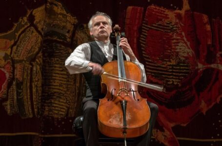 El violonchelista Pieter Wispelwey en un concierto en el Teatro Colón