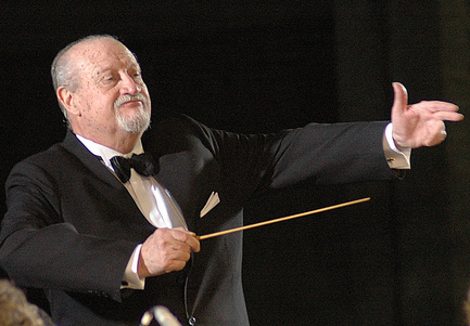 Pedro Ignacio Calderón fue nombrado Director Emérito de la Orquesta Sinfónica Nacional.