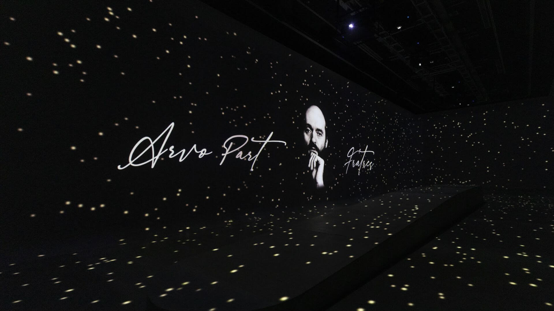 La experiencia inmersiva con música de Arvo Pärt abre sus puertas